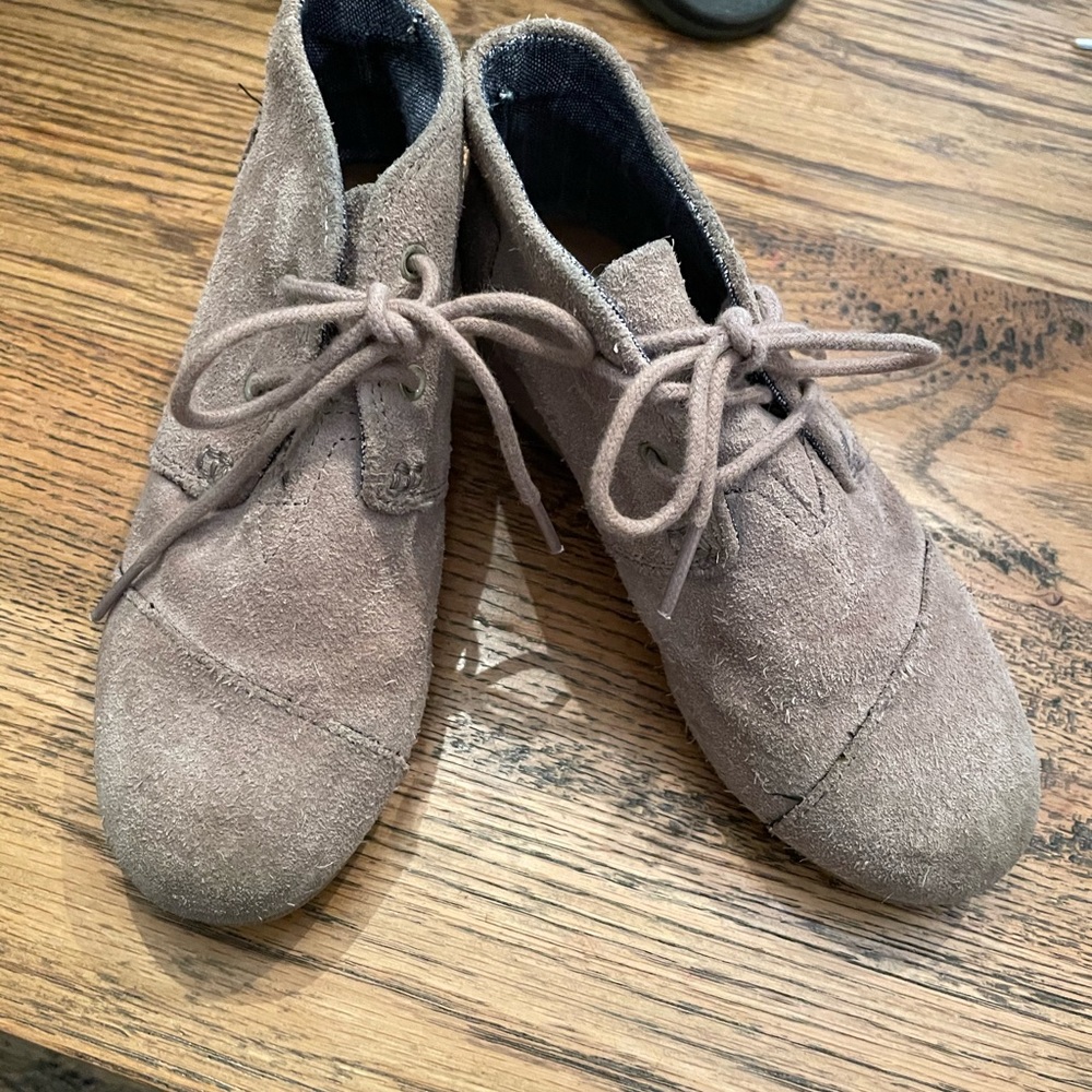 Toms Size 13.5 Little Girl Wedges EUC